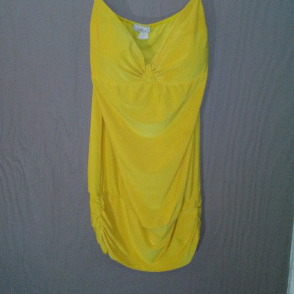 Yabes Yellow Strapless Dress
